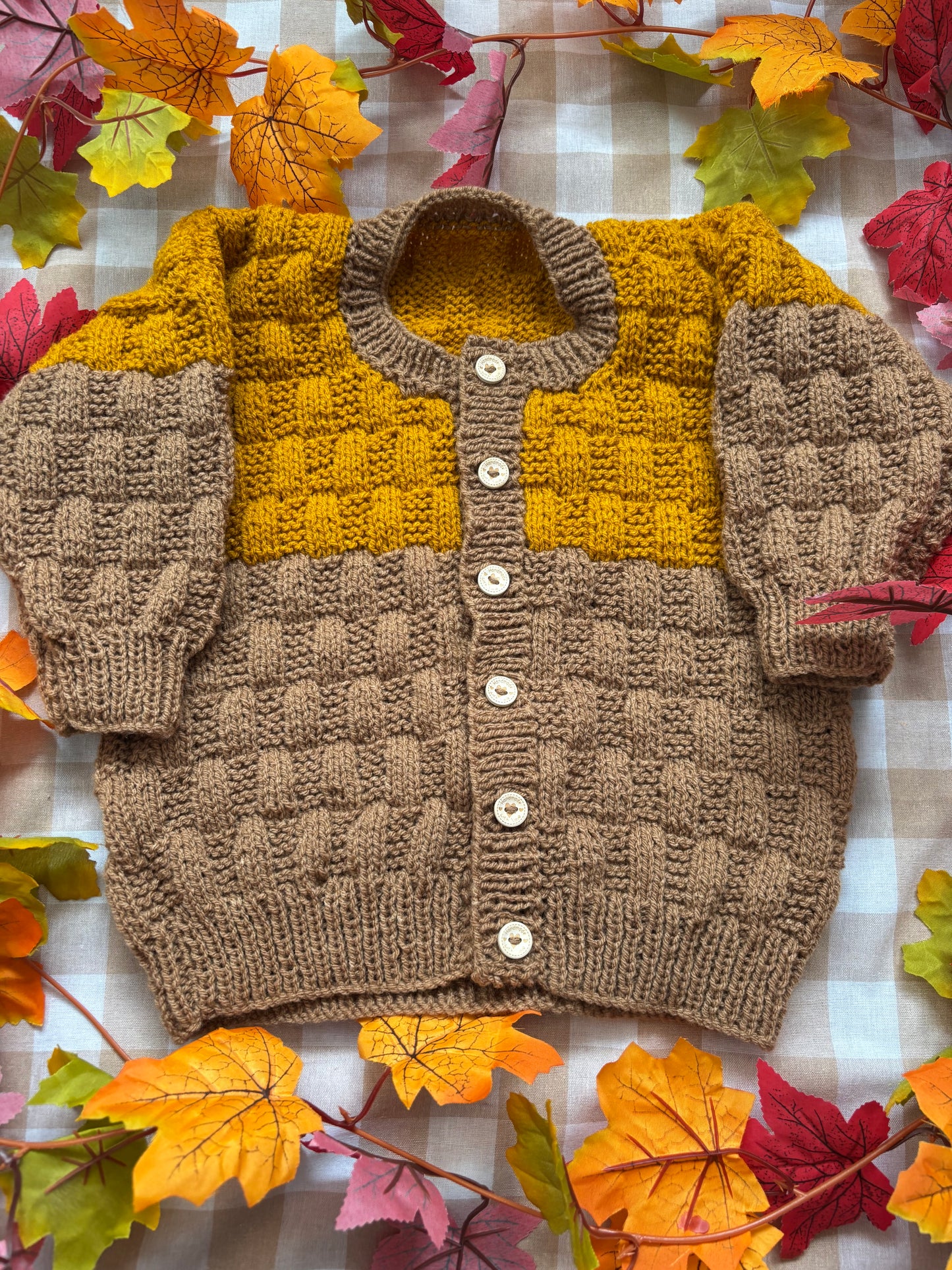 Size 3-4 years, Cosy Season Cuddling foxes