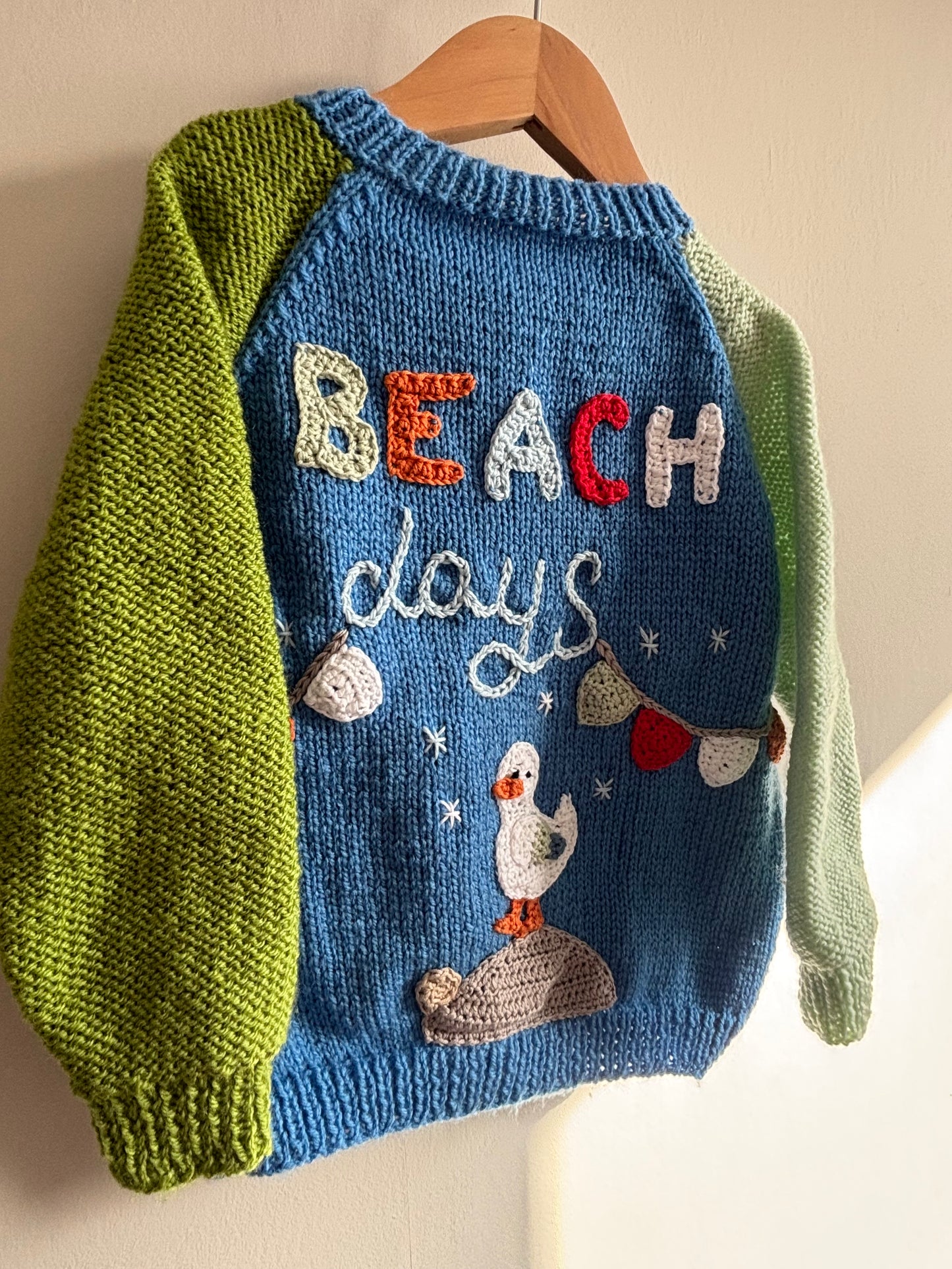 Size 3-4 Years, Beach Days, seagull, crab & ice cream