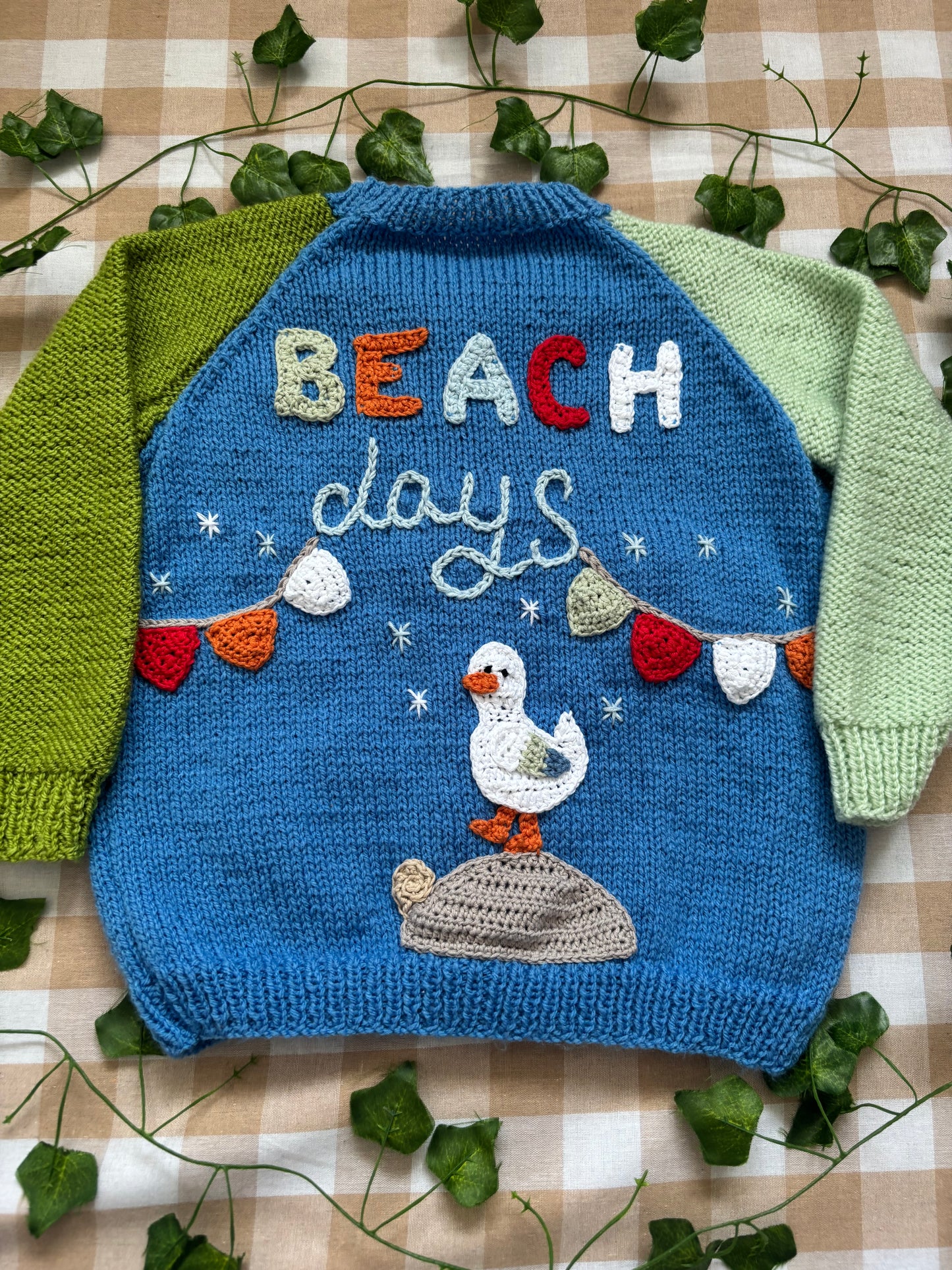 Size 3-4 Years, Beach Days, seagull, crab & ice cream